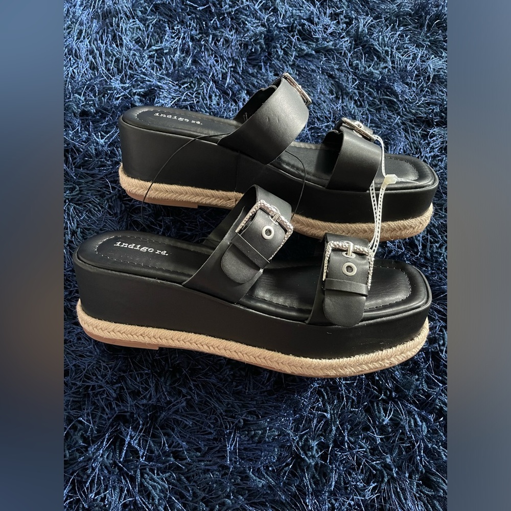 Sandals - Picture 2 of 5